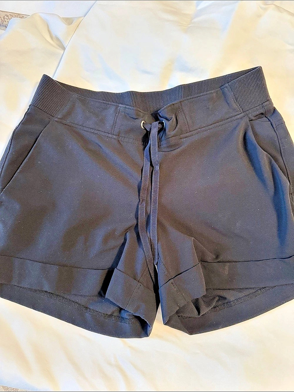 Athleta Midtown Short Athletic Shorts Black Small